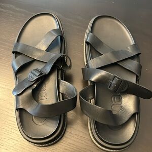 Like new Chaco’s women’s sandals-size 10